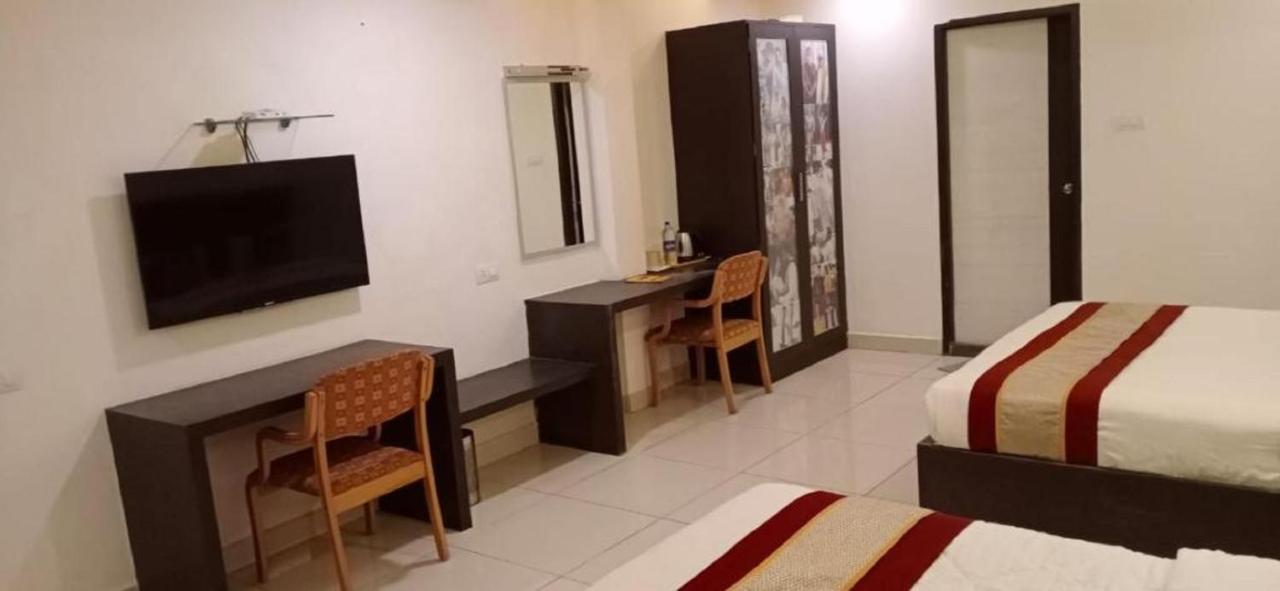 Cinemascope An Apart Hotel Chennai Dış mekan fotoğraf